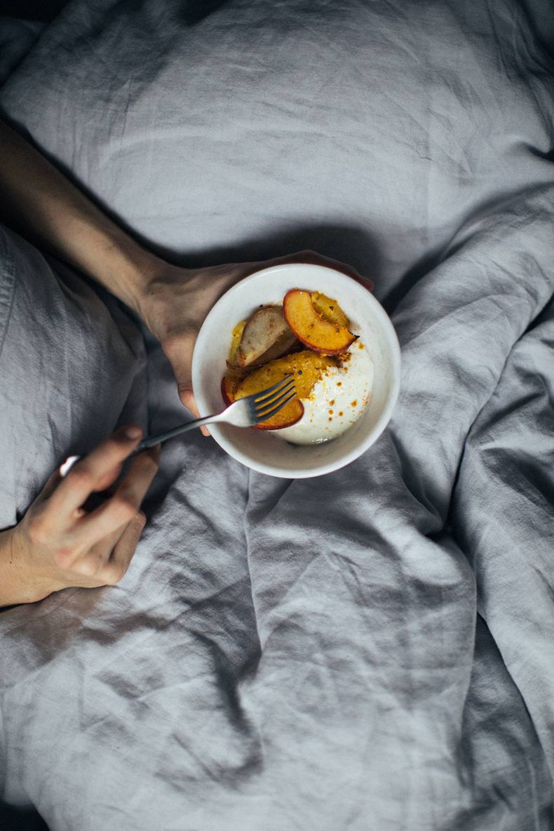 Baked fruits with yoghurt, simple yet not ordinary